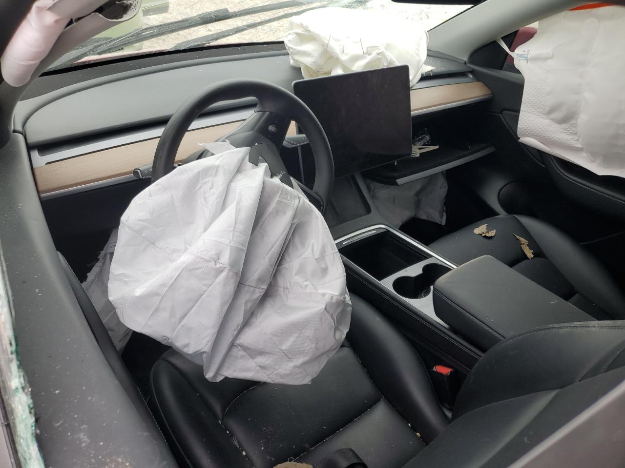 2022 TESLA MODEL Y  VIN:7SAYGDEF0NF494939