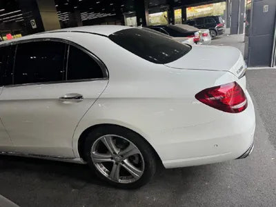 2016 Mercedes-Benz E 220 VIN: