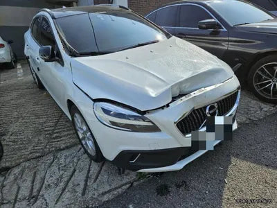 2016 Volvo V40 VIN: