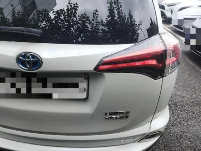 2018 Toyota RAV4 VIN: