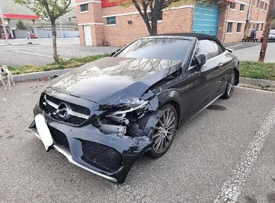 2017 Mercedes-Benz C 200 937KMWDDWK4CB4HF4 VIN:937KMWDDWK4CB4HF4