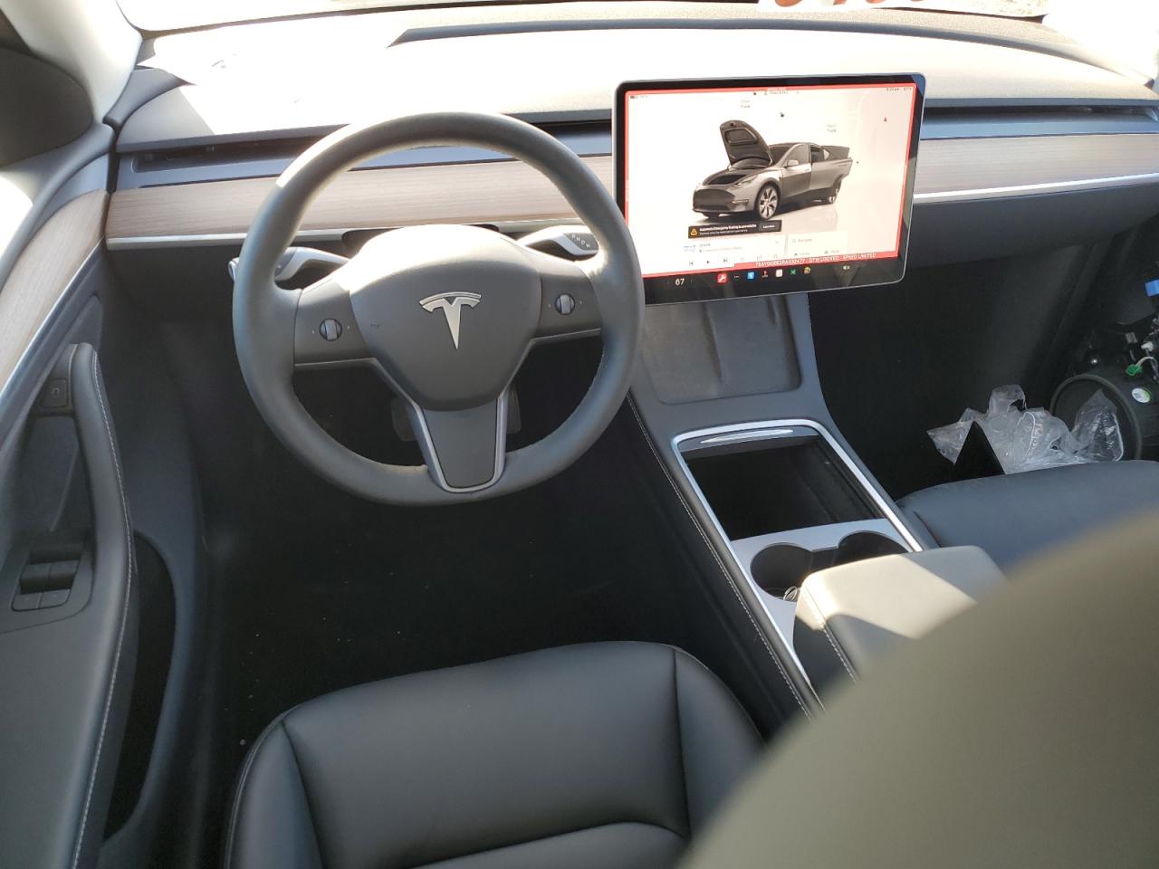 2024 TESLA MODEL Y  VIN:7SAYGDEE2RA232477