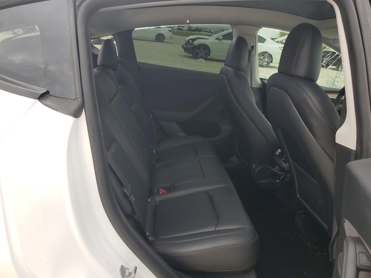 2022 TESLA MODEL Y  VIN:7SAYGDEF5NF547795
