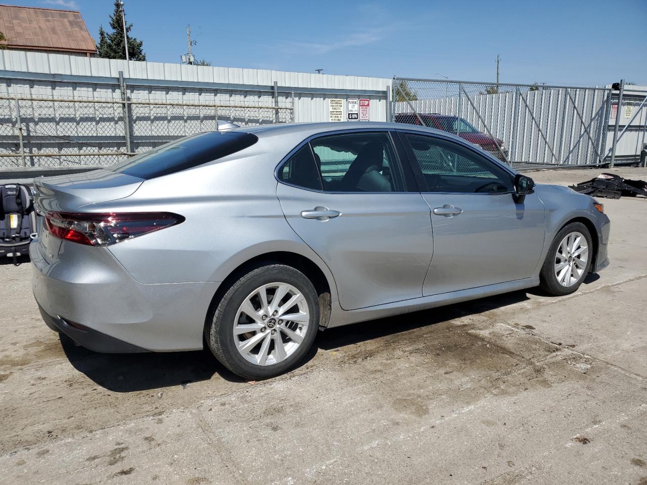 2022 TOYOTA CAMRY LE VIN:4T1C11AK1NU019278