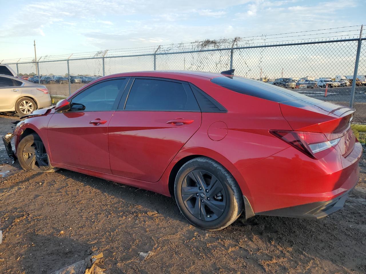 2022 HYUNDAI ELANTRA SEL VIN:5NPLM4AG7NH076197