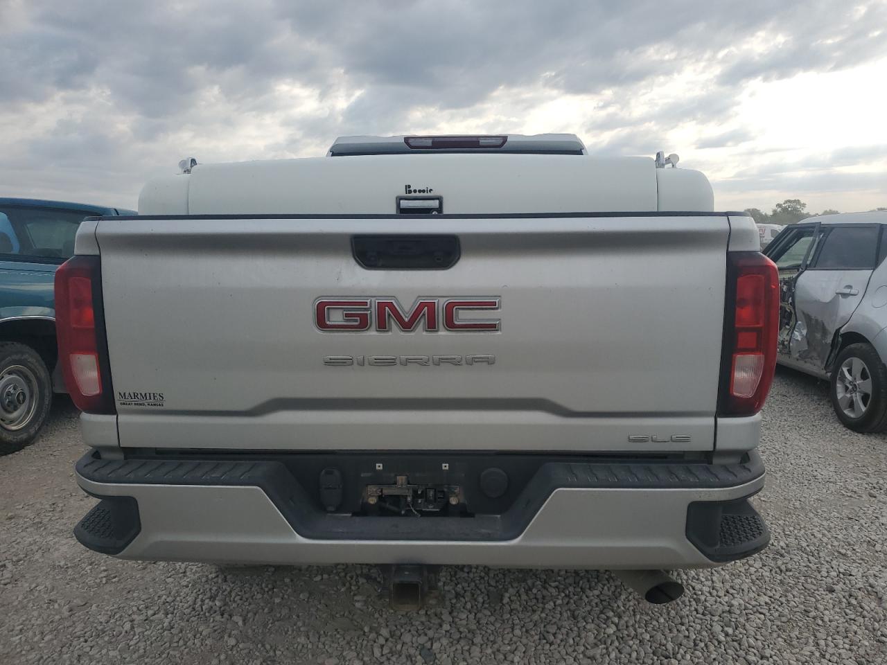 2022 GMC SIERRA K2500 SLE VIN:1GT49ME7XNF111888