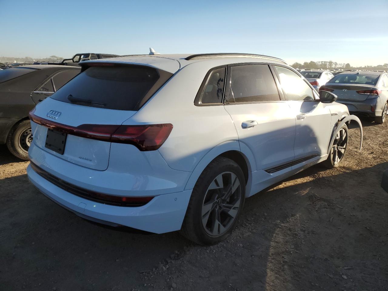 2022 AUDI E-TRON PREMIUM VIN:WA1AABGE3NB007271