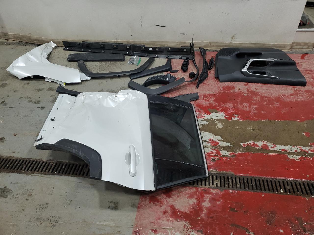 2023 TOYOTA RAV4 XLE PREMIUM VIN:JTMA1RFV7PJ041853