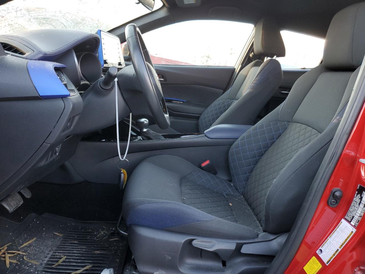 2022 TOYOTA C-HR XLE VIN:NMTKHMBX4NR143037