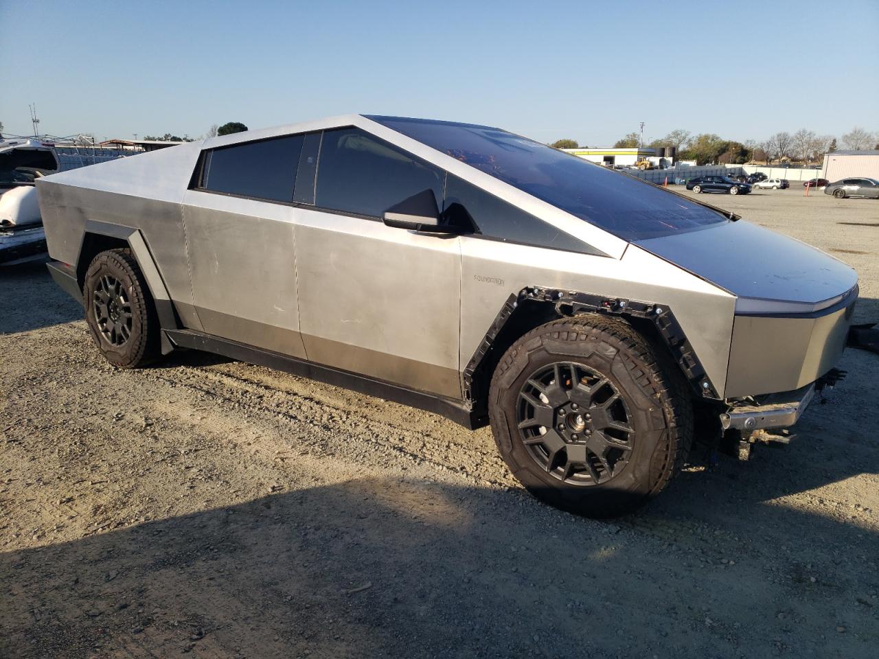 2024 TESLA CYBERTRUCK  VIN:7G2CEHEE4RA011979