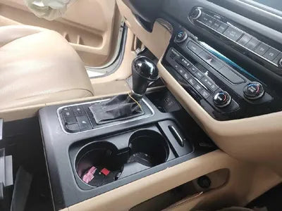 2014 Kia Carnival VIN: