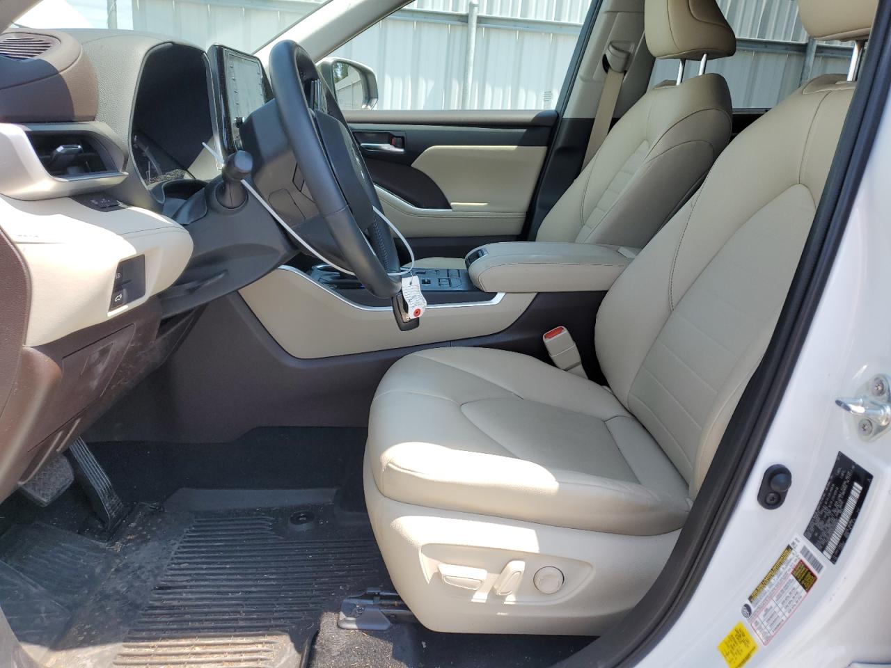 2022 TOYOTA HIGHLANDER XLE VIN:5TDGZRBH0NS589437