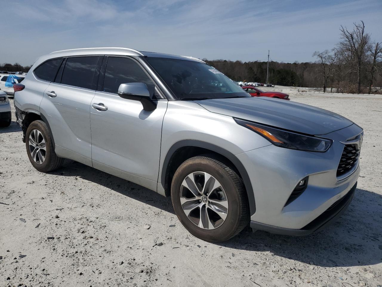 2022 TOYOTA HIGHLANDER XLE VIN:5TDGZRAH5NS141177