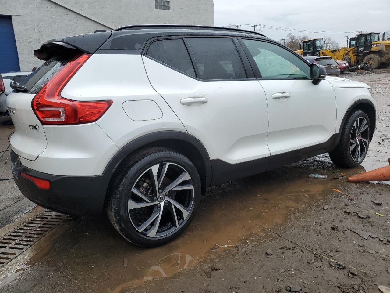 2022 VOLVO XC40 T5 R-DESIGN VIN:YV4162UMXN2732012