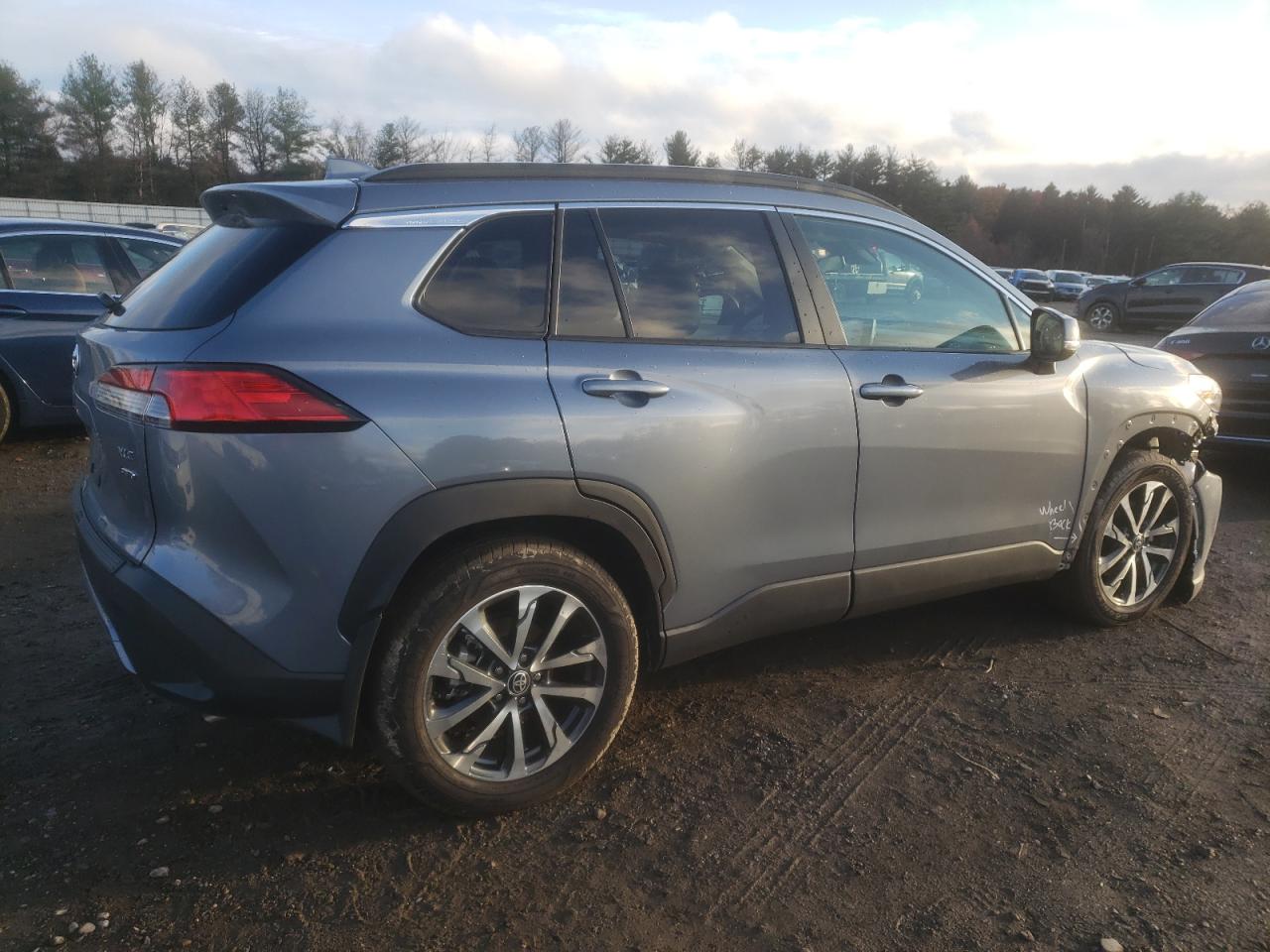 2022 TOYOTA COROLLA CROSS XLE VIN:7MUDAABG3NV040209