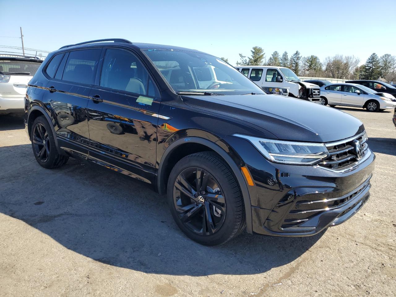 2024 VOLKSWAGEN TIGUAN SE R-LINE BLACK VIN:3VV8B7AX7RM030030