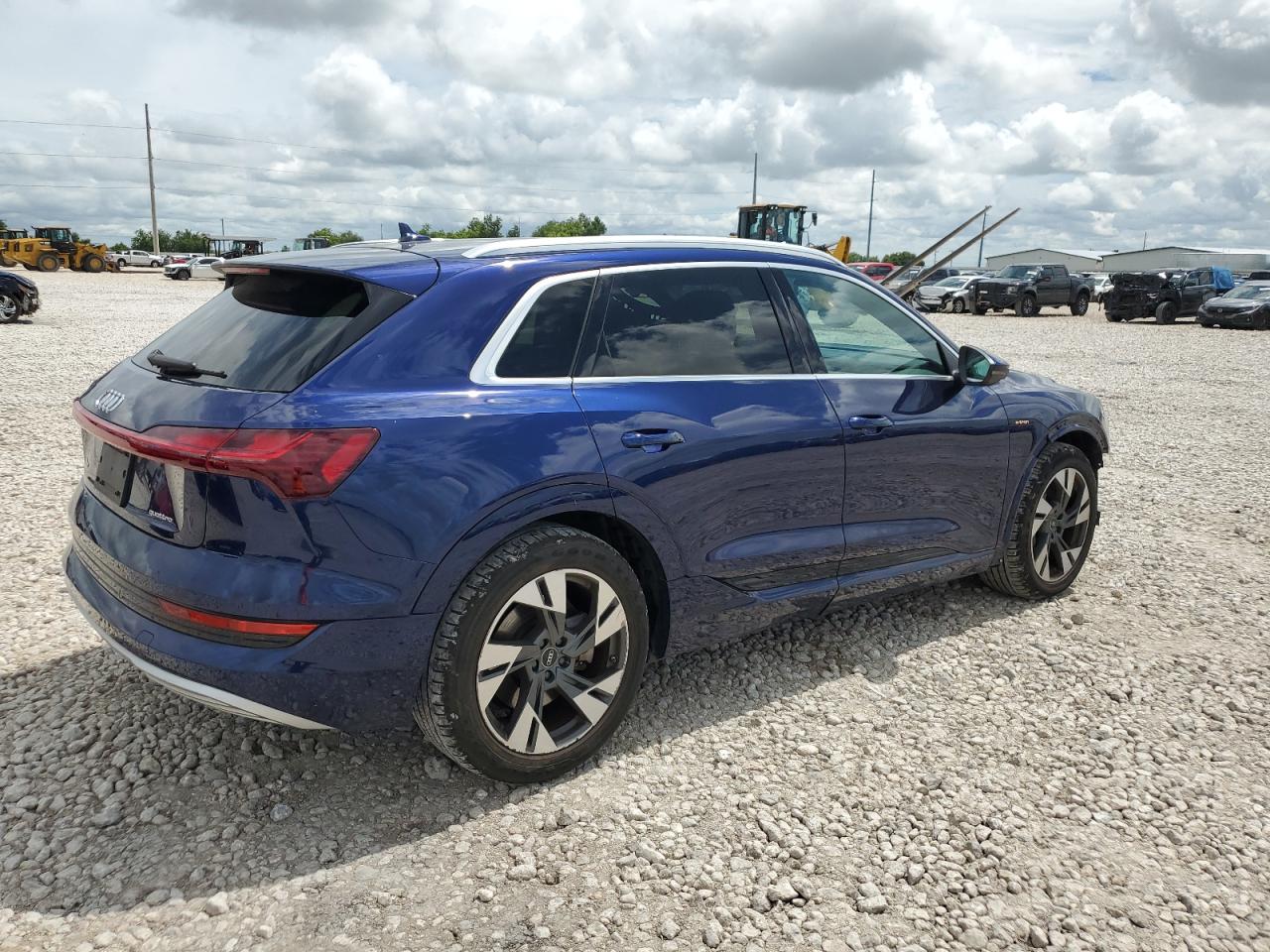 2022 AUDI E-TRON PREMIUM VIN:WA1AAAGE2NB020216