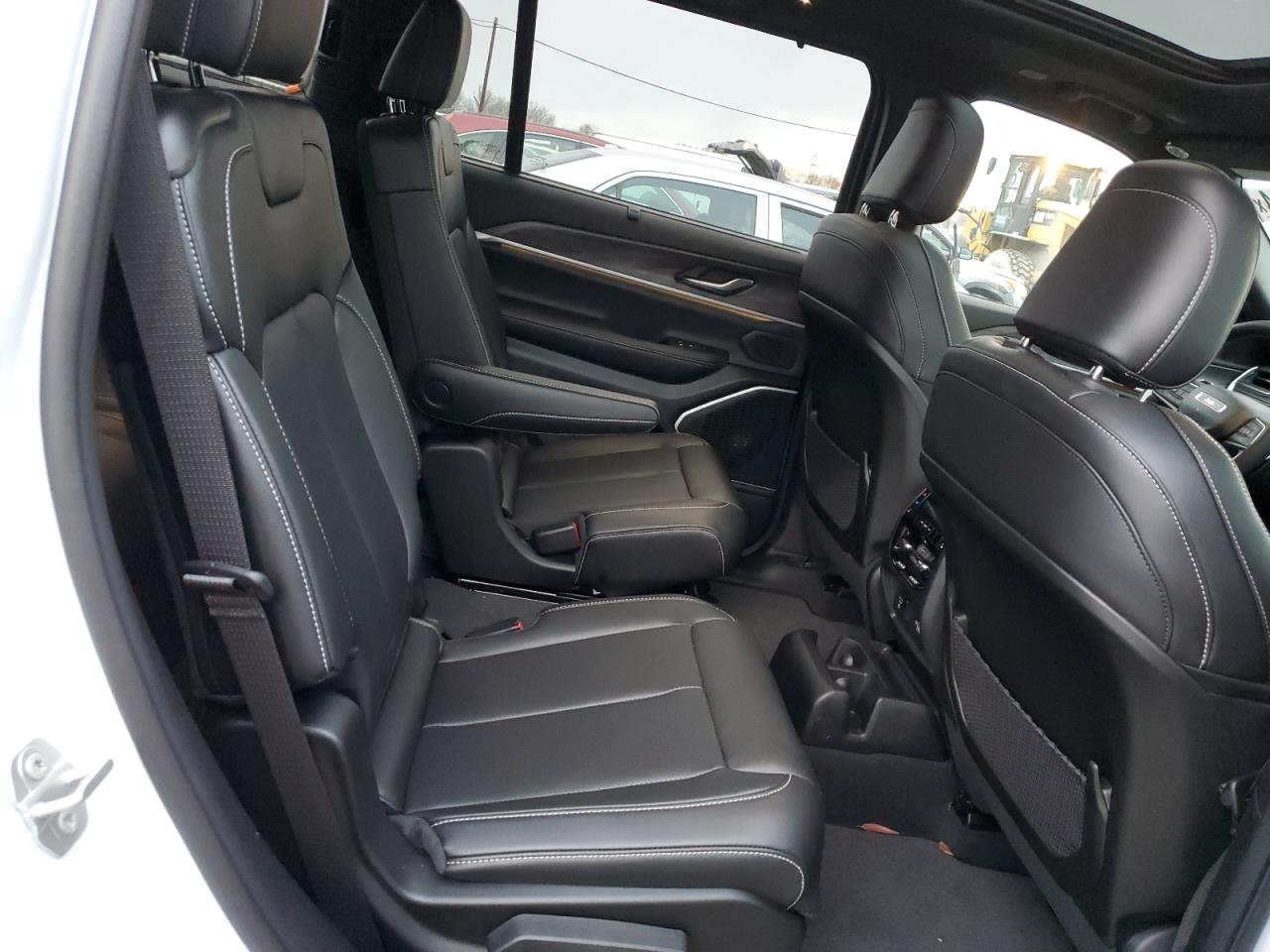2024 JEEP GRAND CHEROKEE L LIMITED VIN:1C4RJKBGXR8550038