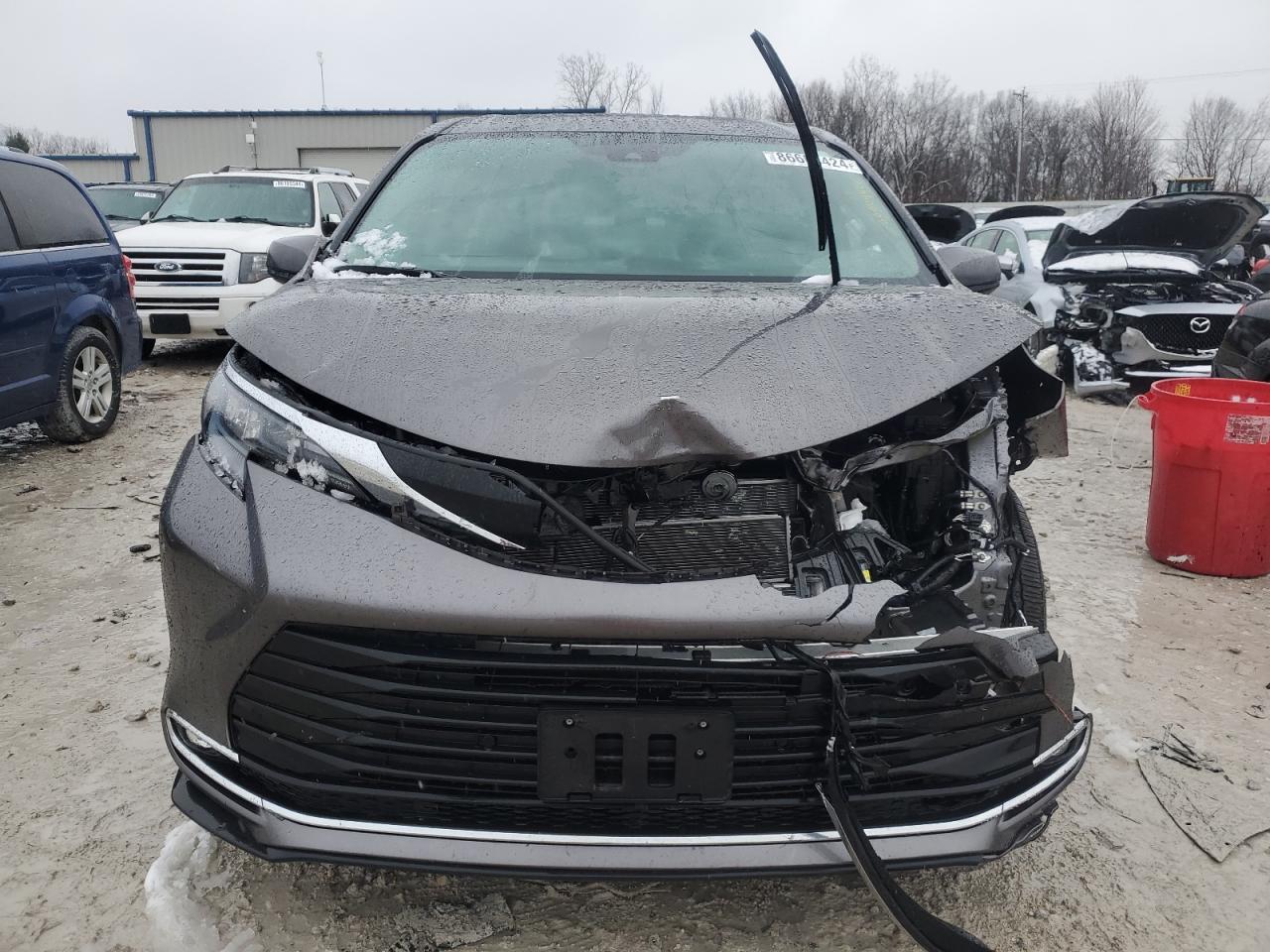 2024 TOYOTA SIENNA XLE VIN:5TDYSKFC8RS150152