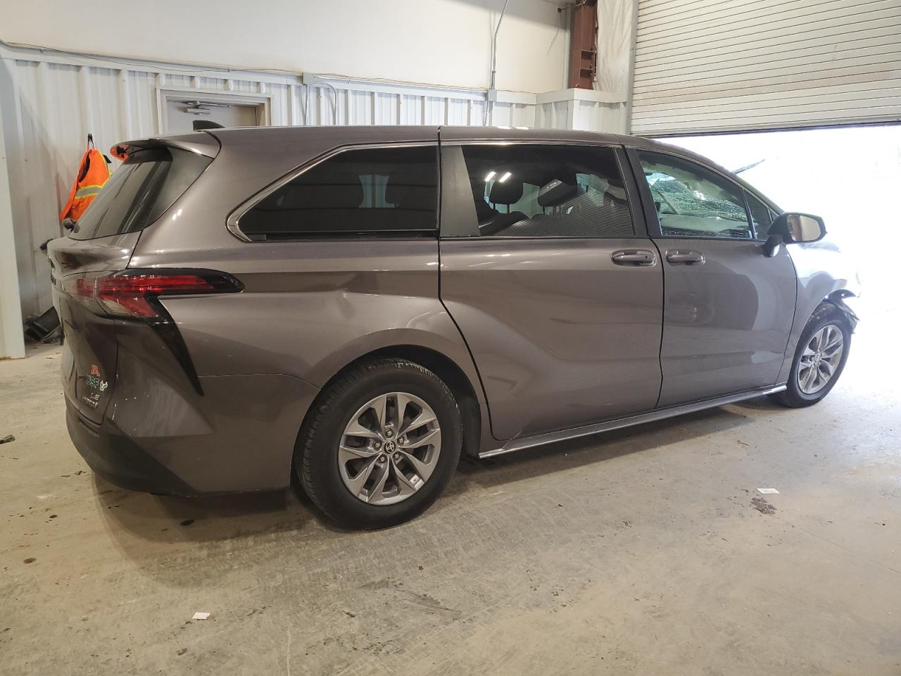 2022 TOYOTA SIENNA LE VIN:5TDKRKEC4NS101270