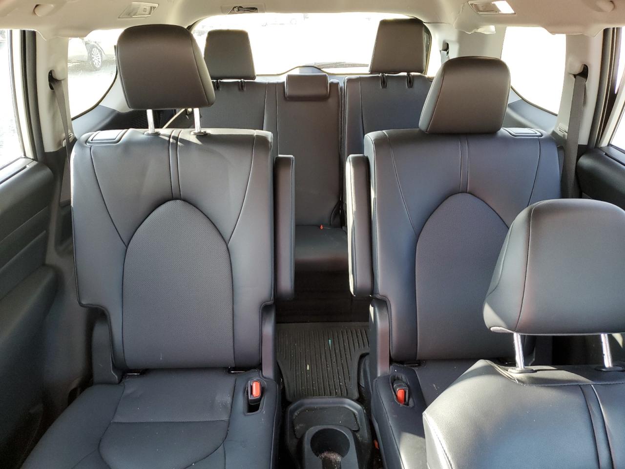 2024 TOYOTA GRAND HIGHLANDER XLE VIN:5TDAAAB59RS008558