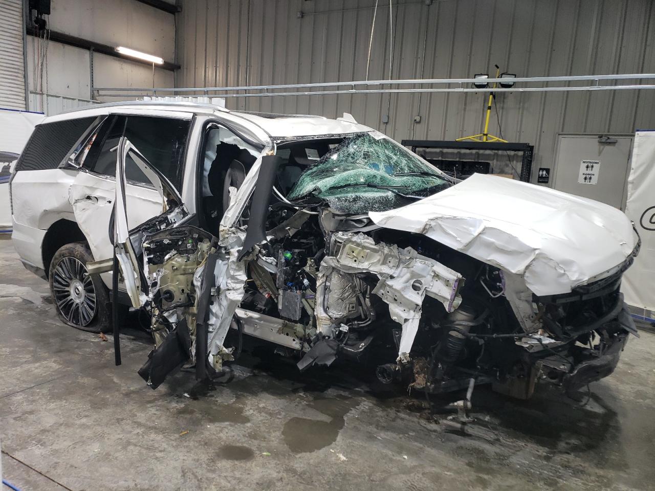 2022 CADILLAC ESCALADE PREMIUM LUXURY VIN:2T1BU4EE0DC985033