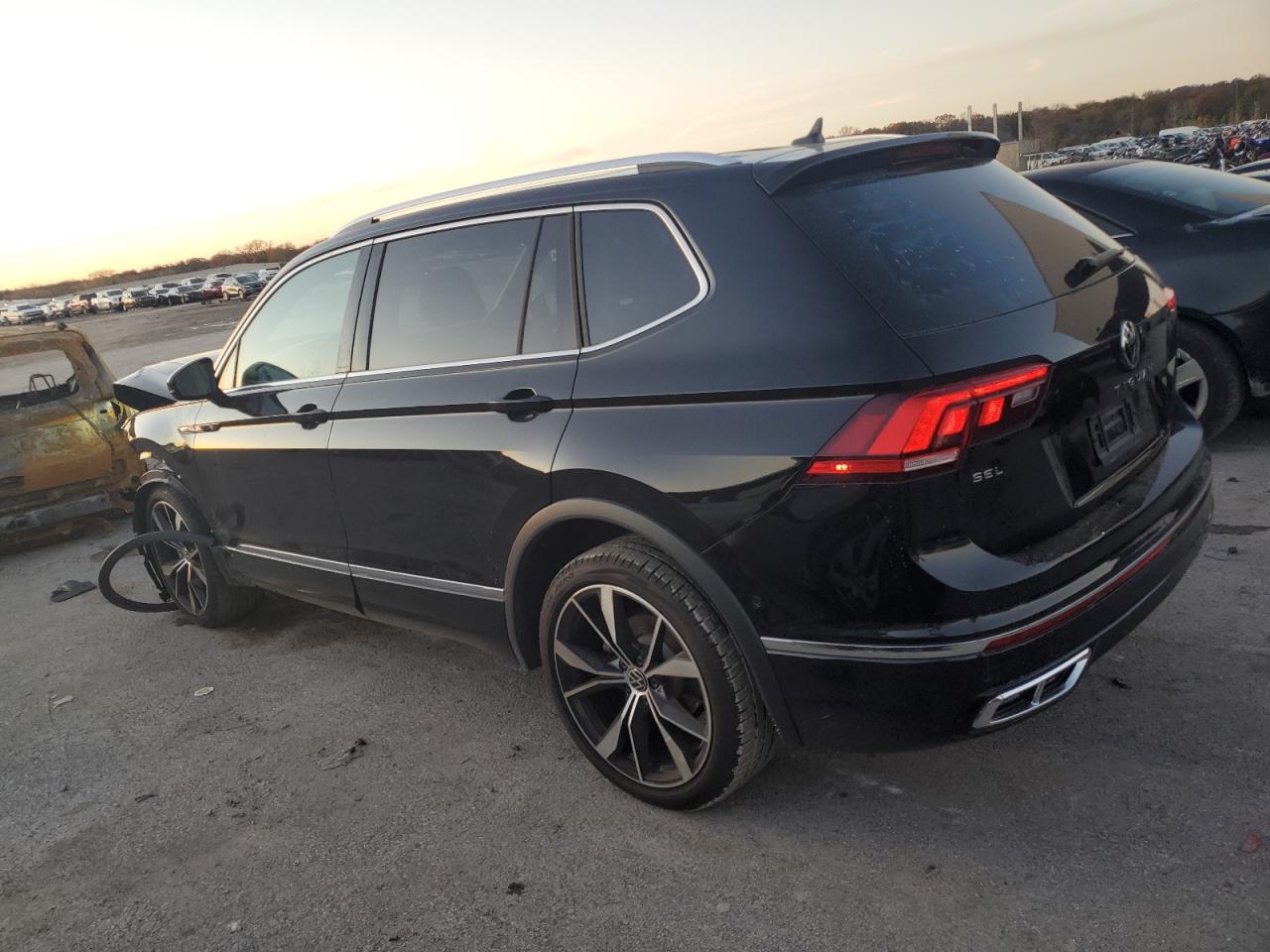 2023 VOLKSWAGEN TIGUAN SEL R-LINE BLACK VIN:3VV4B7AX4PM125222