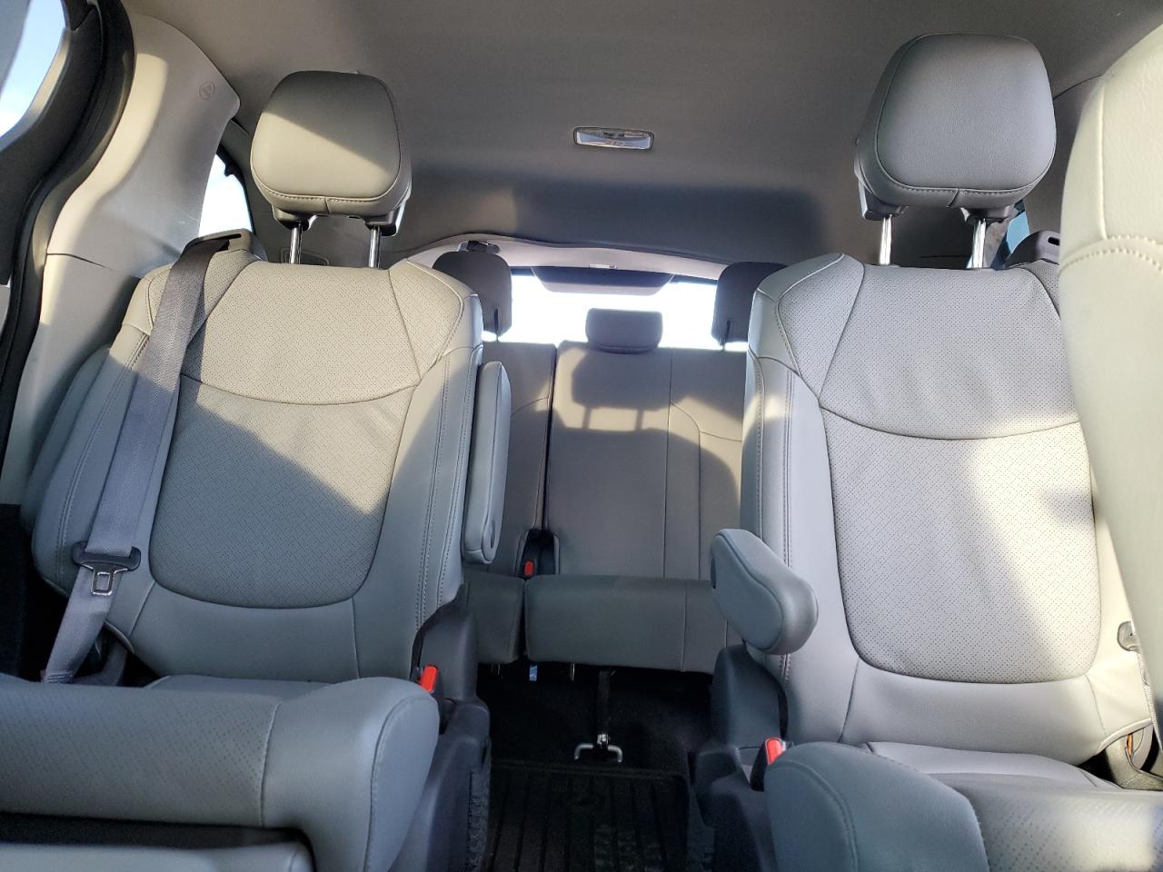 2023 TOYOTA SIENNA LIMITED VIN:5TDZSKFC1PS098137