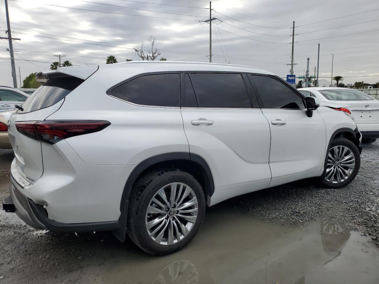 2024 TOYOTA HIGHLANDER LE VIN:5TDKDRAH7RS534063