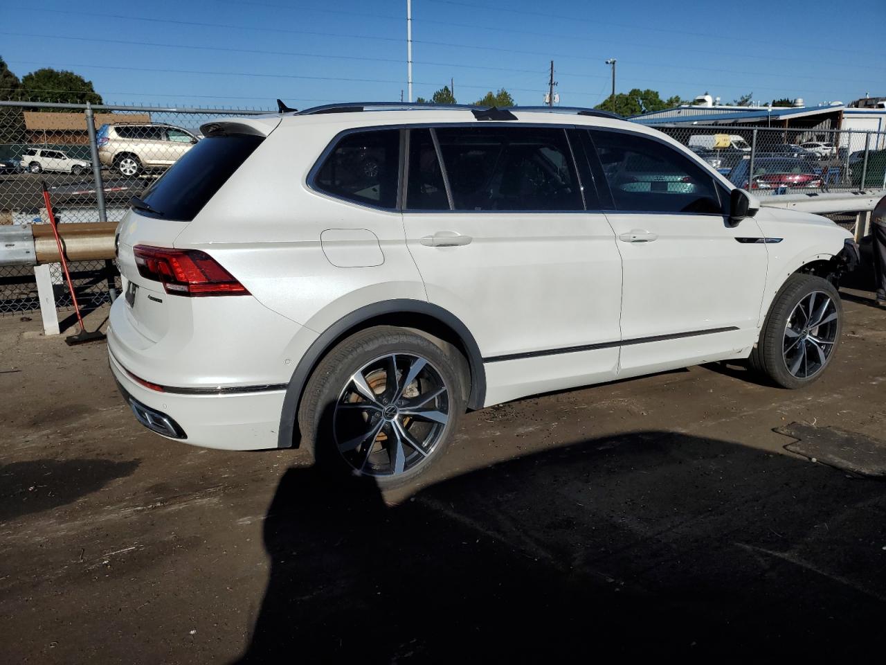 2022 VOLKSWAGEN TIGUAN SEL R-LINE VIN:3VV4B7AX2NM079192
