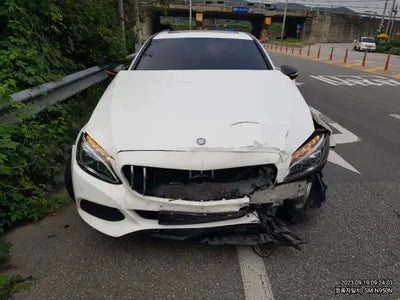 2016 Mercedes-Benz C 200 248KMWDDWF3HB0GF2 VIN:248KMWDDWF3HB0GF2