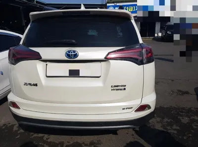 2018 Toyota RAV4 VIN: