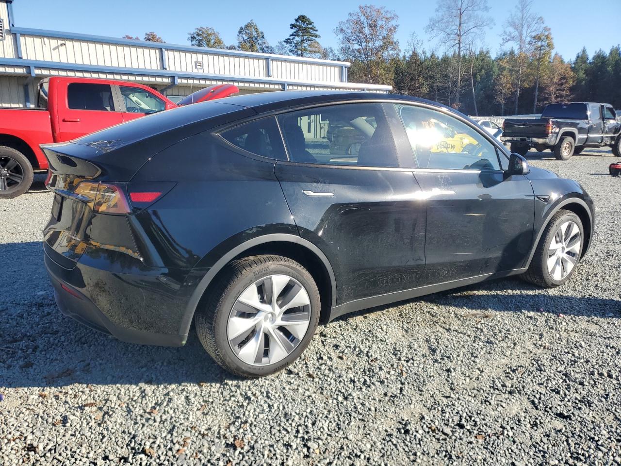 2024 TESLA MODEL Y  VIN:7SAYGDEE4RA220766
