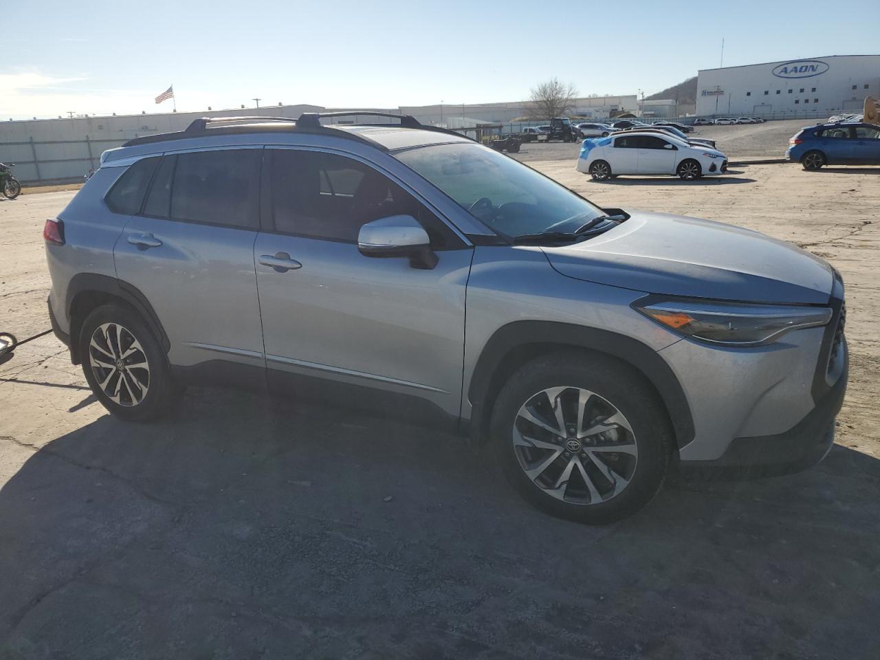 2022 TOYOTA COROLLA CROSS XLE VIN:7MUDAAAG3NV033813