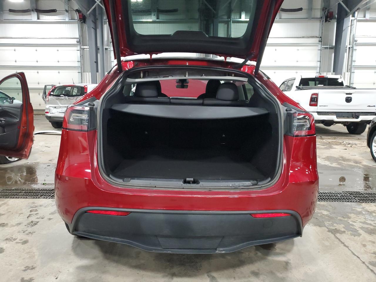 2024 TESLA MODEL Y  VIN:7SAYGDEE2RF993786