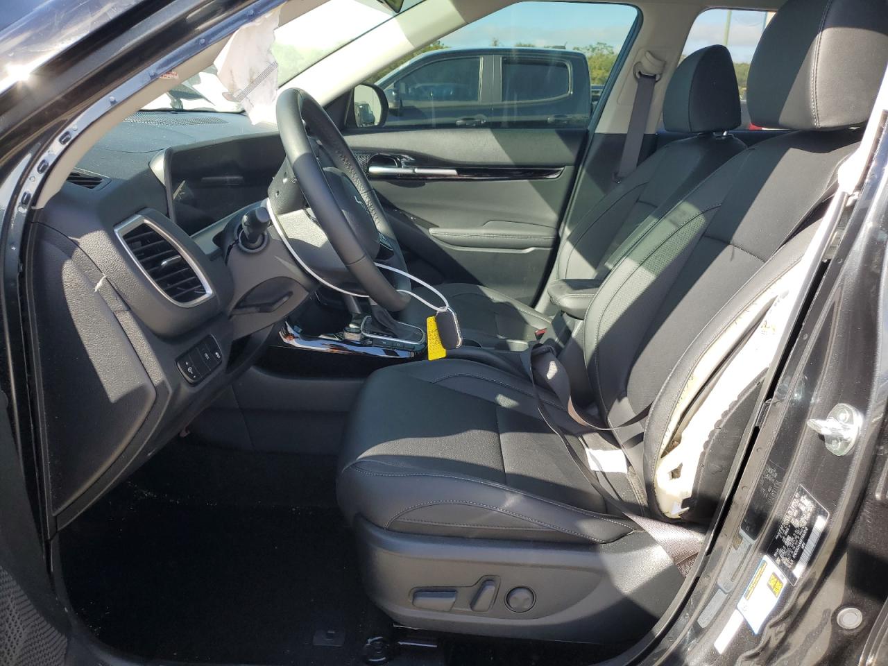 2024 KIA SELTOS EX VIN:KNDER2AA6R7663012