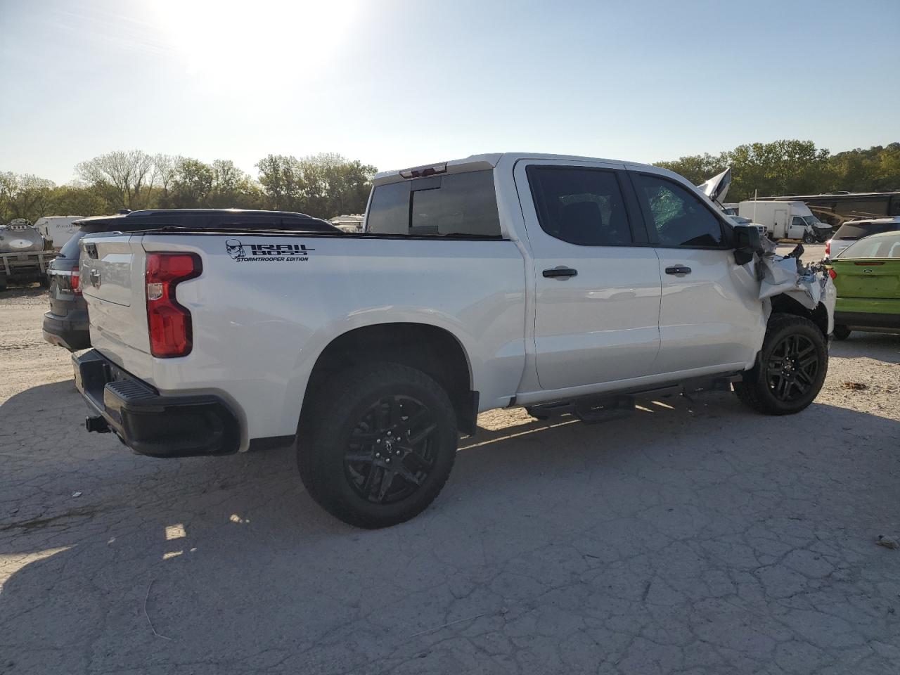 2022 CHEVROLET SILVERADO K1500 LT TRAIL BOSS VIN:3GCUDFEL2NG661169