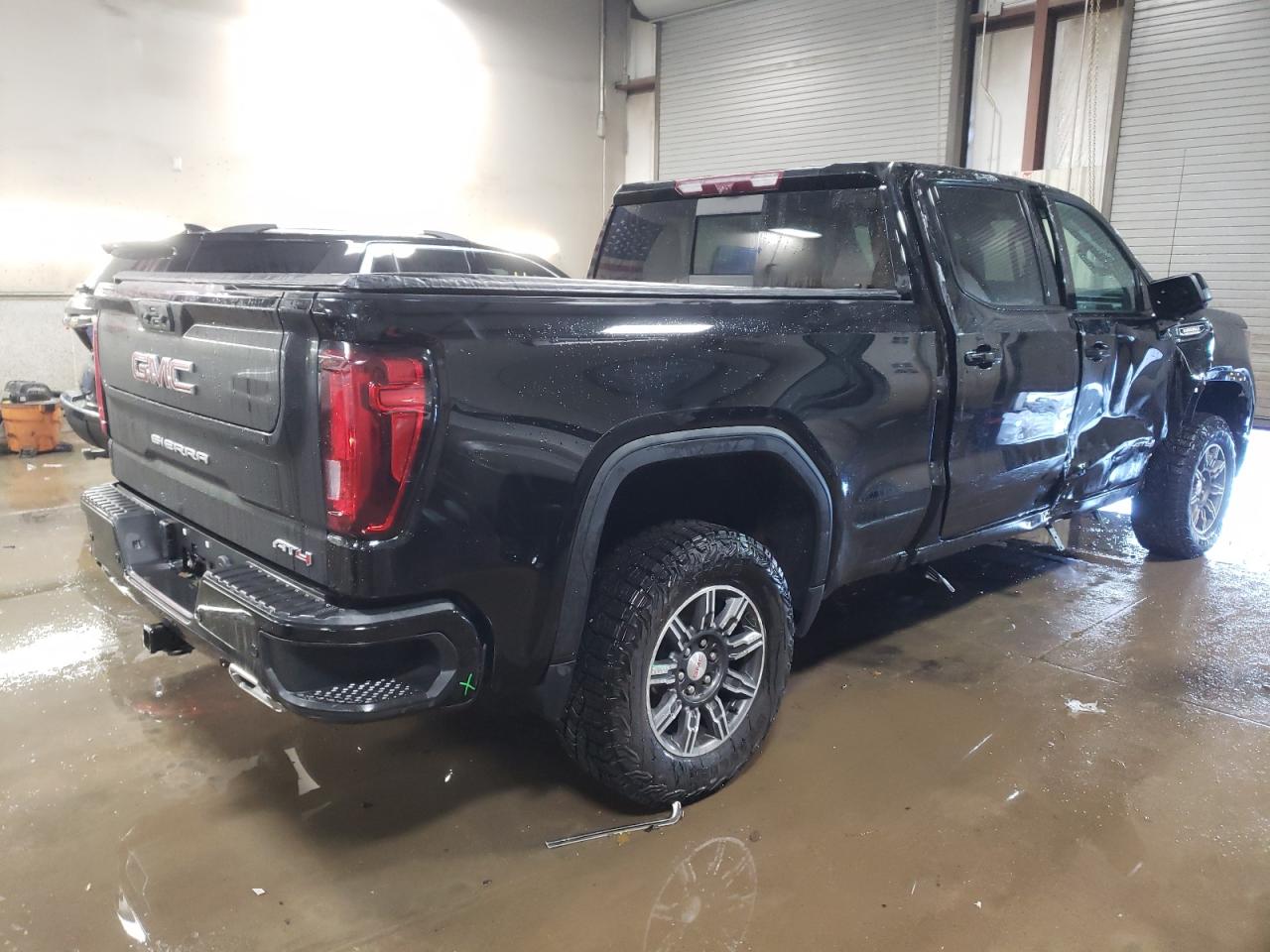 2022 GMC SIERRA K1500 AT4 VIN:1GTUUEET9NZ559460
