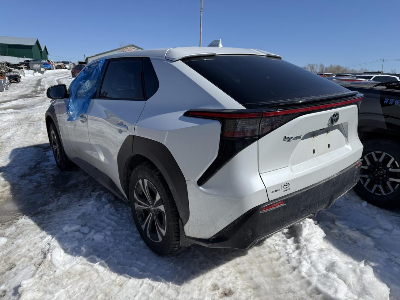 2023 TOYOTA BZ4X XLE VIN:JTMAAAAA8PA019107
