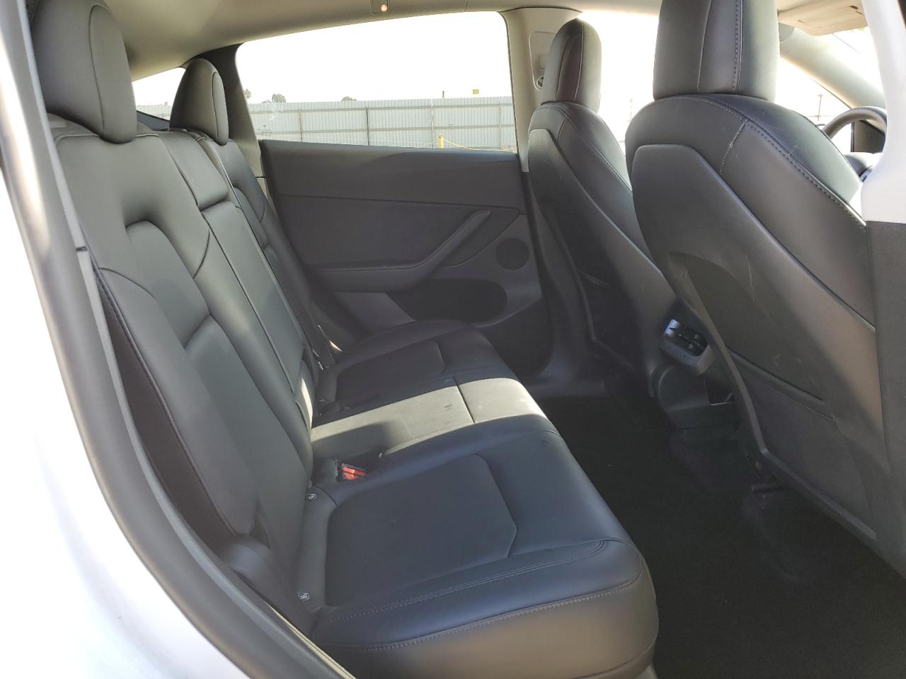 2022 TESLA MODEL Y  VIN:7SAYGDEE1NF559238