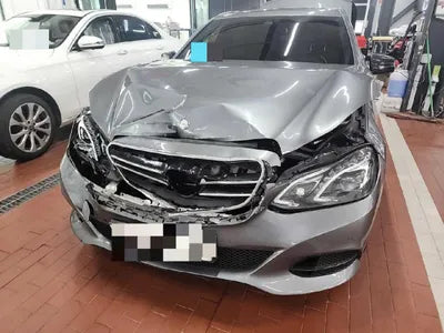 2015 Mercedes-Benz E 220 VIN: