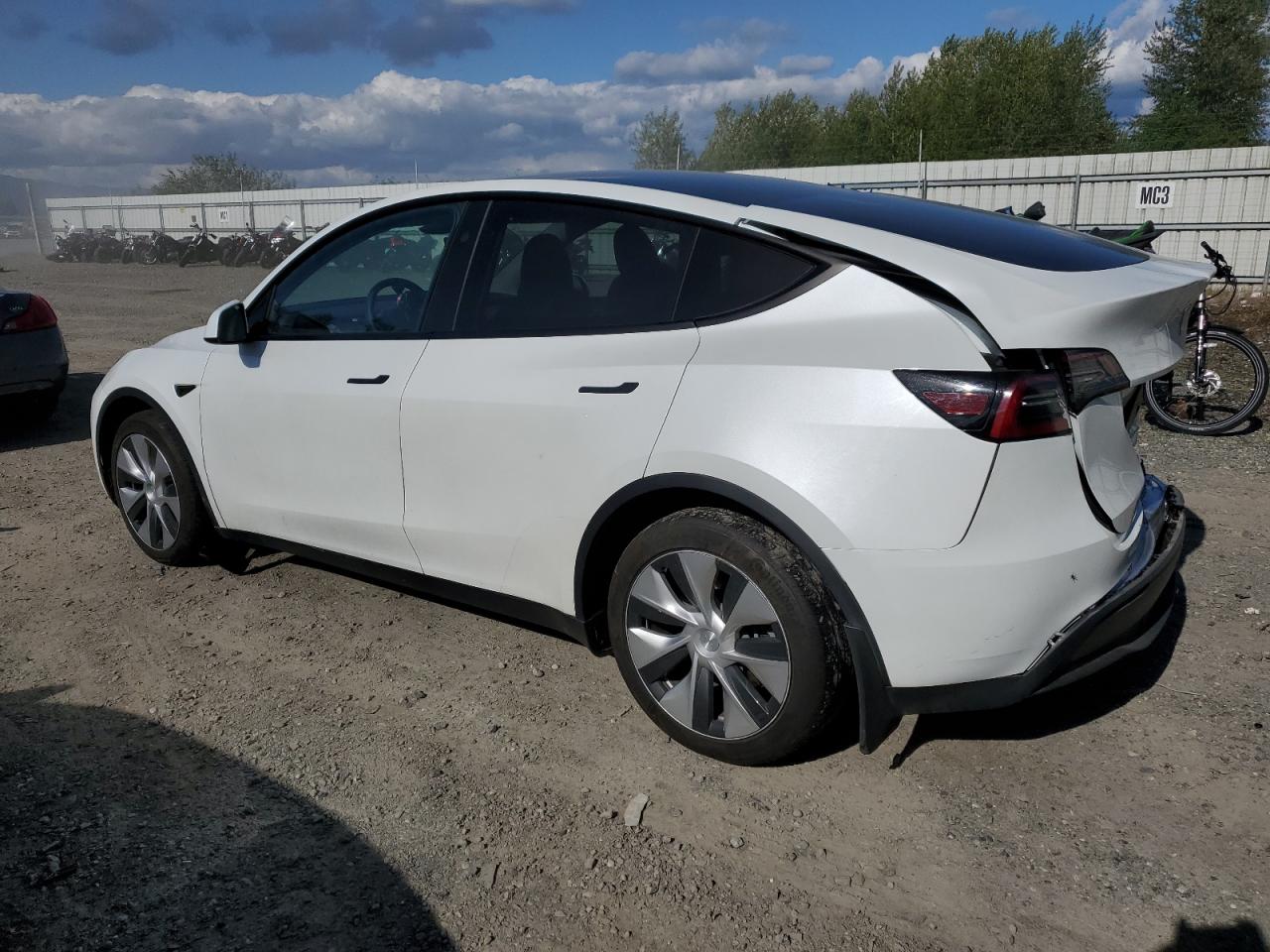 2023 TESLA MODEL Y  VIN:7SAYGAEE1PF835421