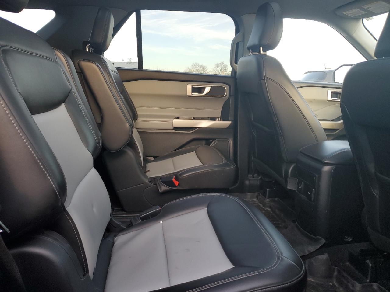2022 FORD EXPLORER XLT VIN:1FMSK8DH2NGB43804