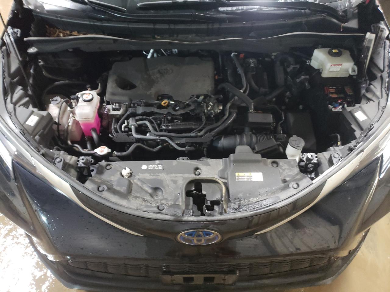 2022 TOYOTA SIENNA XSE VIN:5TDXRKEC5NS132033