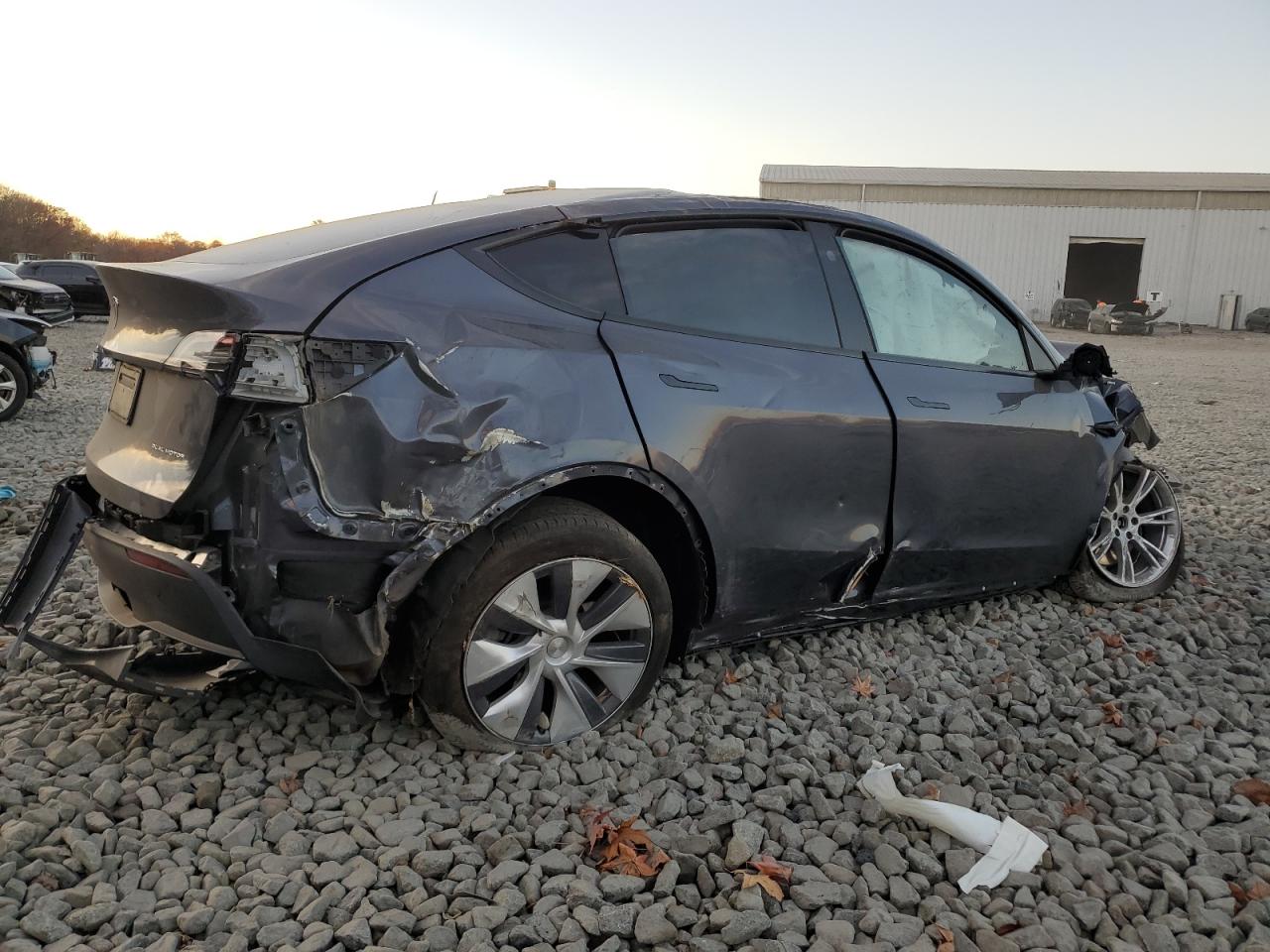 2023 TESLA MODEL Y  VIN:7SAYGDEE9PF886585