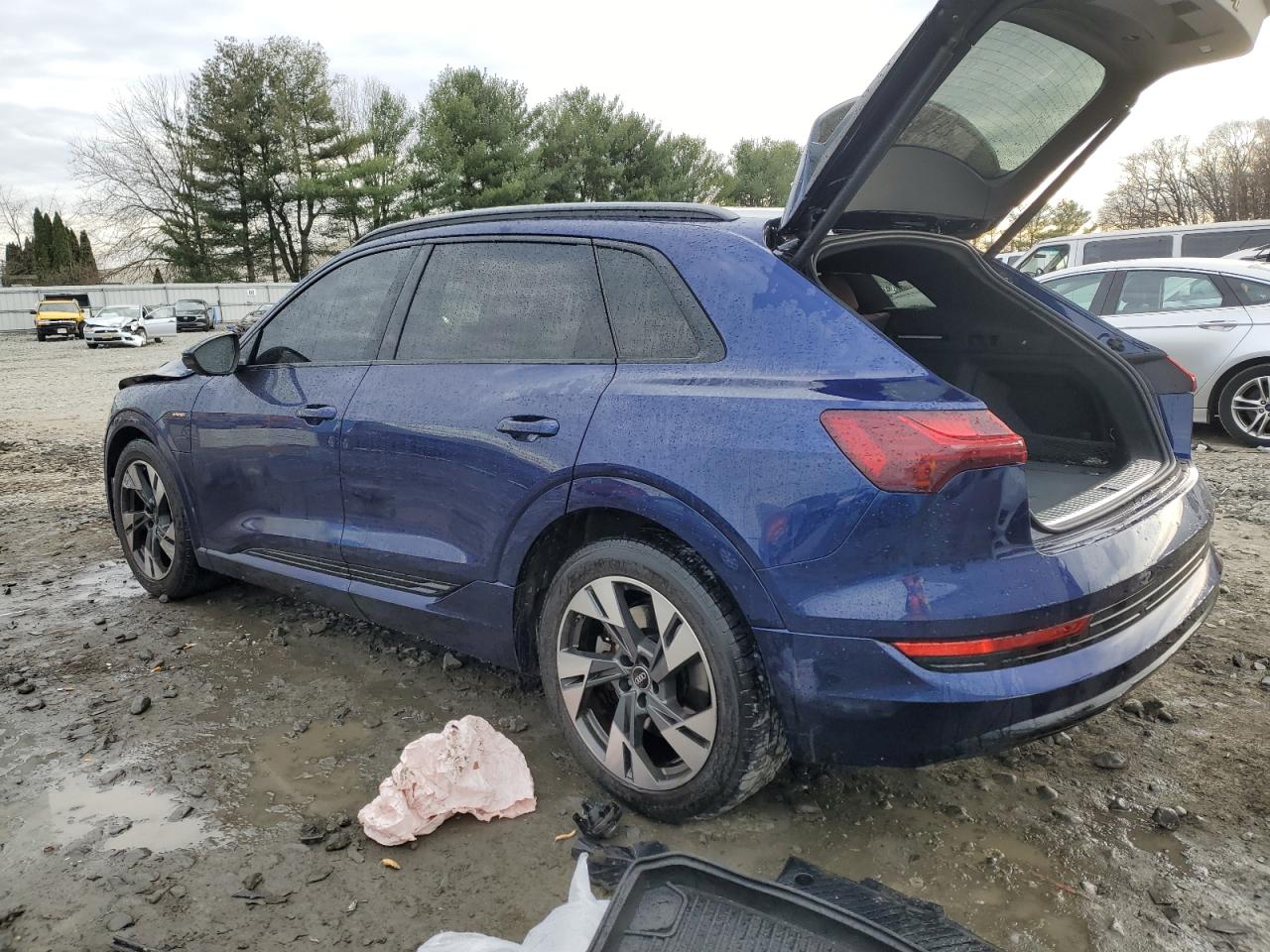 2022 AUDI E-TRON PREMIUM VIN:WA1AAAGE7NB005033
