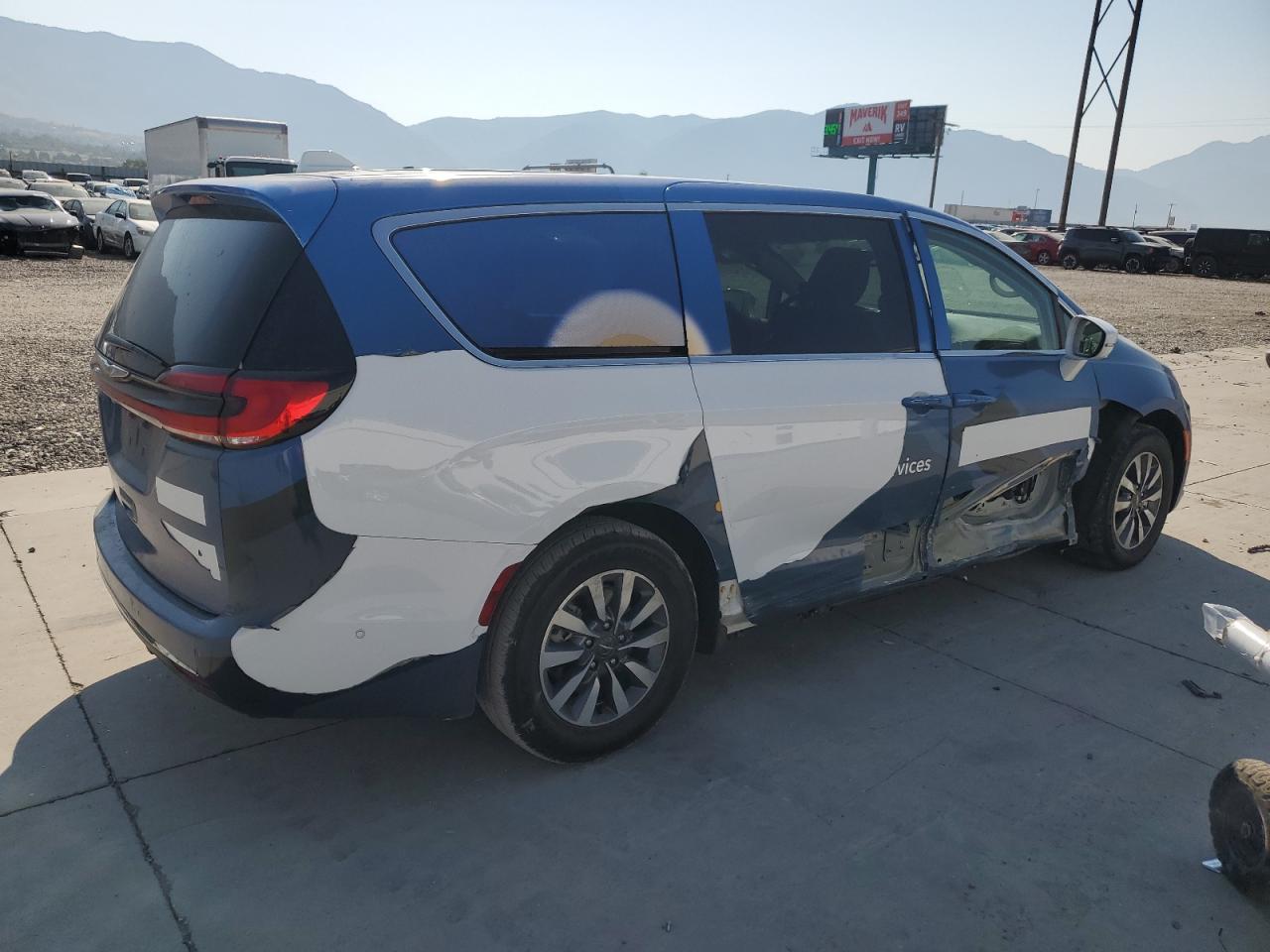 2022 CHRYSLER PACIFICA HYBRID TOURING L VIN:2C4RC1L77NR156188