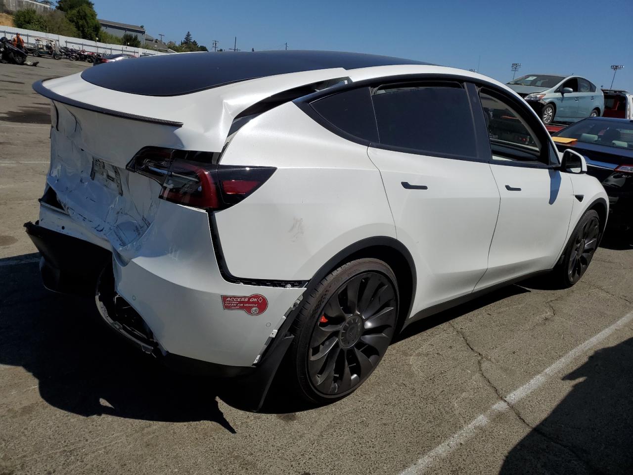 2022 TESLA MODEL Y  VIN:7SAYGDEF0NF560115