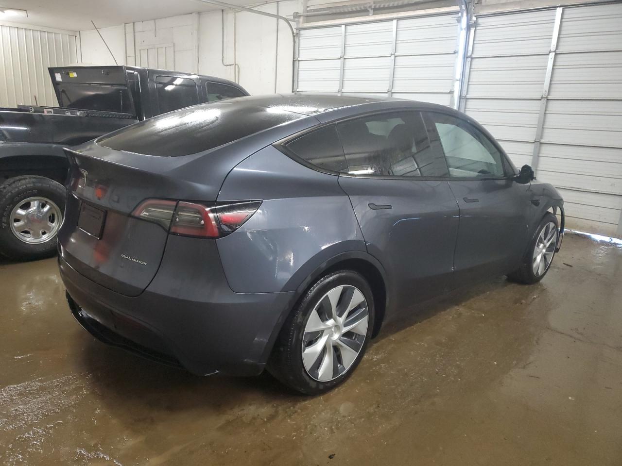 2023 TESLA MODEL Y  VIN:7SAYGDEE9PA163235