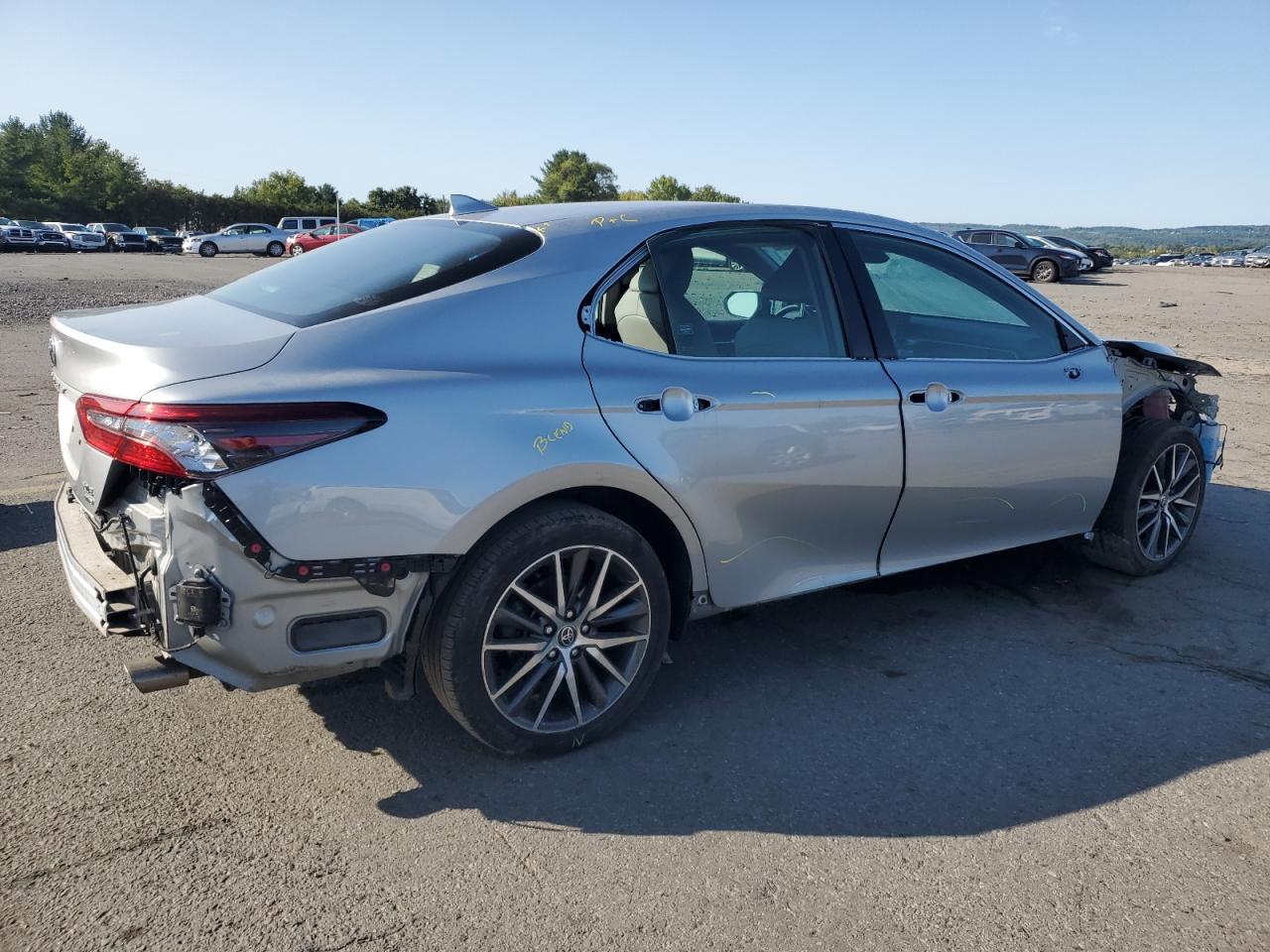 2022 TOYOTA CAMRY XLE VIN:4T1F11BK0NU049271